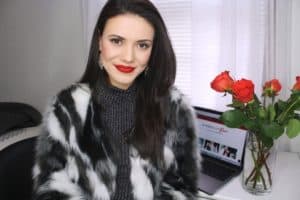 Are you SELF-SABOTAGING? Are you getting in your own way? Are you procrastinating, making excuses, or thinking negatively? HOW TO STOP SABOTAGING YOURSELF!! How I let go of fear and launched my dream blog #SelfSabotage #Fear #OvercomingFear #Procrastination #Excuses #NegativeThinking #PositiveThinking #Negativity #Positivity #NegativeMindset #StopSabotaging #SelfSabotageQuotes #Truths #MentalHealth #WellBeing